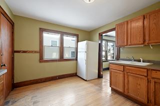 Lower unit kitchen