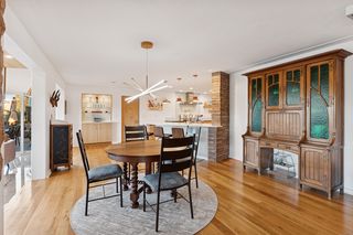 2nd Eating Space open to Kitchen