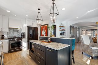 Large center island with breakfast bar