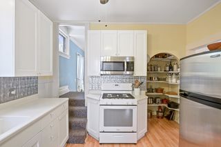 Kitchen, check out the pantry
