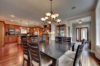 Dining, entry and kitchen area's.