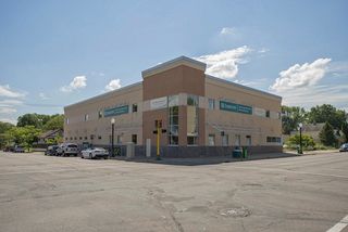 Fairview Hiawatha health clinic across from Riverview Theater
