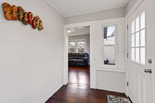 Sunroom/foyer