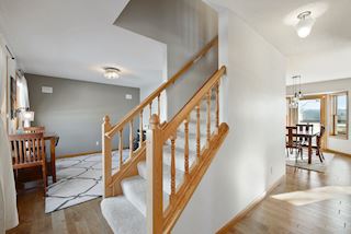 Open and flowing floor plan