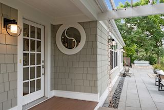 1935 Penn Ave S front door