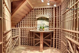 807 bottle wine cellar with temperature control