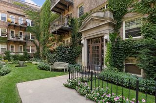 2521 Humboldt Ave S Unit #109 Entry door