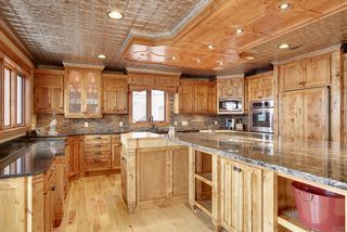 The kitchen storage area's are well thought out, rollout drawers, special spice racks and designated storage for larger items abound.