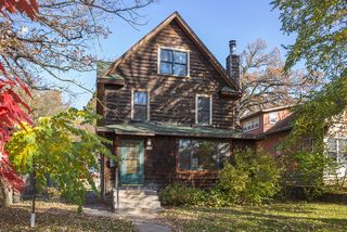 Welcome to 126 Melbourne Avenue SE in Prospect Park! 