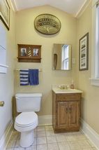 Main floor 1/2 bath