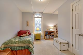 Second upstairs bedroom