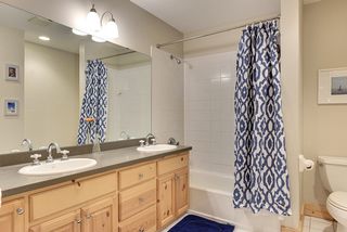 Upper main bath