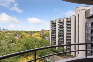 RELAX  & ENJOY THE GREAT OUTDOORS FROM ONE OF TWO  COVERED BALCONIES