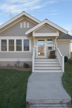 Welcome to 1406 Jefferson Avenue, located in the heart of the Mac/Groveland Neighborhood! 
