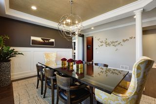 Quiet family meals - or entertain several friends...