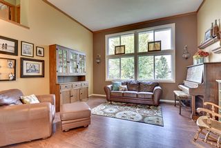 Great room with 12 foot ceilings - plenty of space for soaring holiday tree placement! 