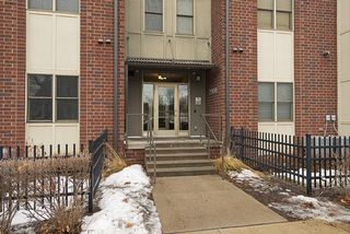 Easy Entrance to Unit #314 .... Bring your Dogs & Bike! 