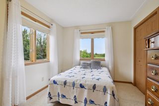 13.5 x 9.5 main floor bedroom