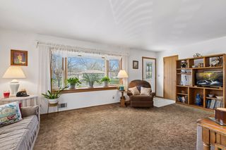 Gorgeous Bay Window - Sunlight Abounds