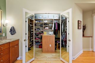 Master Walk In Closet