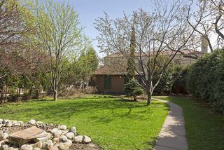 The Back Yard is your very own "Sanctuary" within the Heart of the City! 