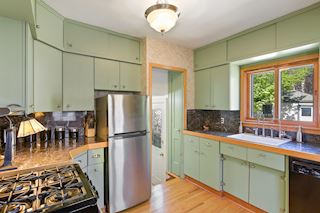 Cute kitchen!