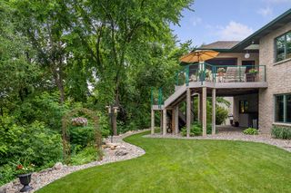 Another view of the pretty yard.