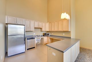 The "Community Room" features this Kitchen. Ideal space for large parties or social gatherings! 