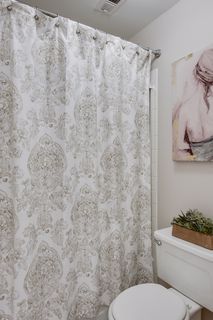 OWNER'S BATH