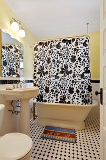 Upper Level Full Bath