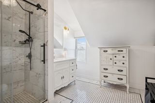 Bright upper level 3/4 bath