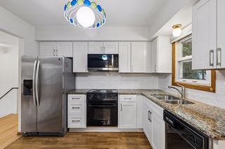 Convenient kitchen layout
