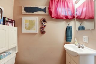 Boat house bathroom