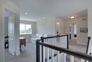 Hang out in the open loft - or make it a study area - 3942 Campello Curve