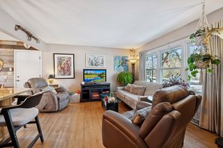 Livingroom with large front window