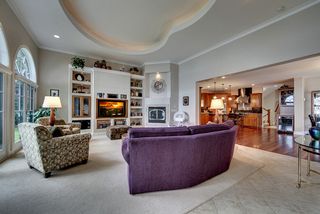 Curved corners throughout the home -  soften the views and provide an interesting finish detail.