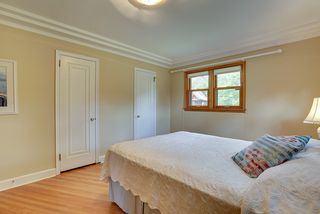 5024 Park Avenue - Convenience of two closets in main floor master bedroom