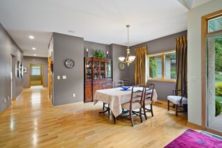 Dining room for hosting the holidays or neighborhood potlucks.
