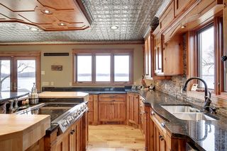 A room with an unsurpassed view and vista - never miss a sunset while preparing that special lakeside meal.