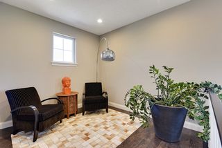 Loft over foyer - Relax with a good book - or time to be alone...
