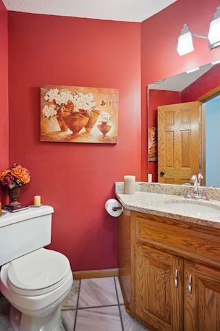 Main Floor 1/2 Bath