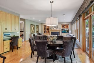 A dining room in the middle of it all!