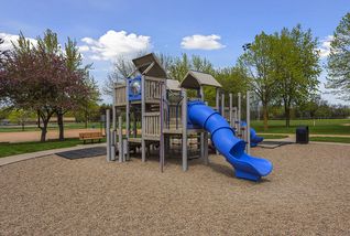 Many parks in Victoria are close by