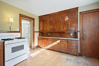 Lower unit kitchen