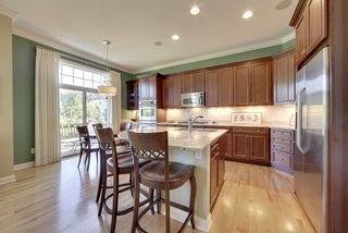 The breakfast bar is great for casual dining dining.