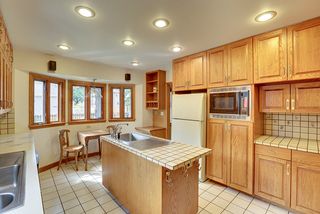 5024 Park Avenue - Enjoy preparing meals here with the convenience of two sinks
