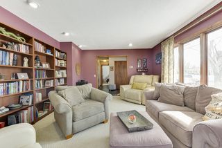 Another view of the front room 