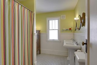 Full Bath on 2nd floor 