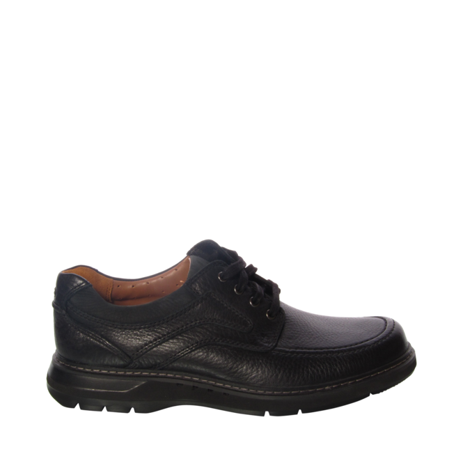 Black Shoes for Men by the brand CLARKS, 1. A product distributed by Chaussures Pierre Roy - Saint-Jean Quebec