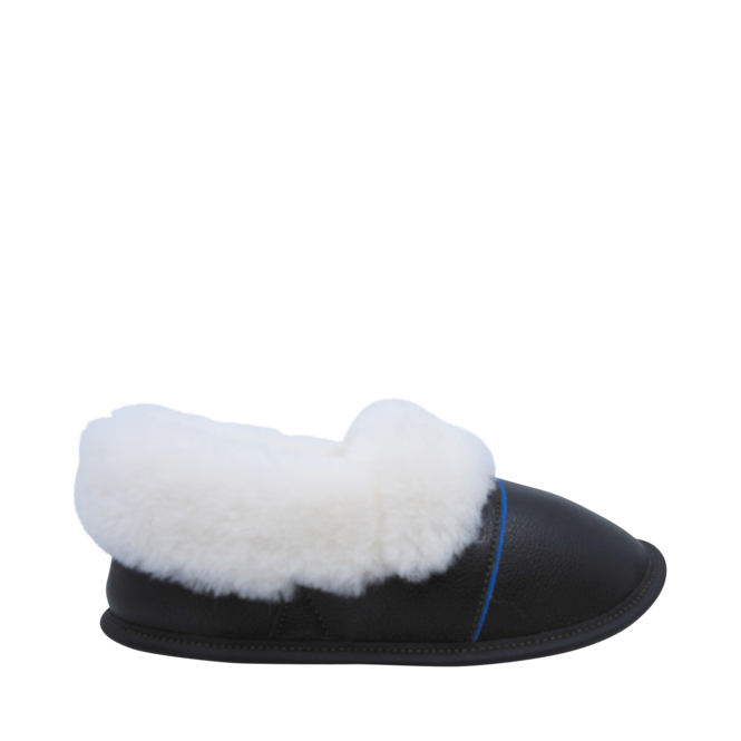 Black Slippers for Women by the brand GARNEAU PANTOUFLES, 1. A product distributed by Chaussures Pierre Roy - Saint-Jean Quebec